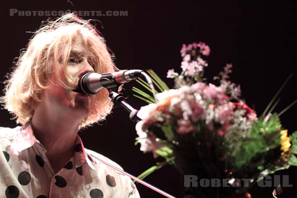 GIRLS - 2012-05-30 - PARIS - Cite de la Musique - 